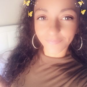 Meet your Posher, Celina